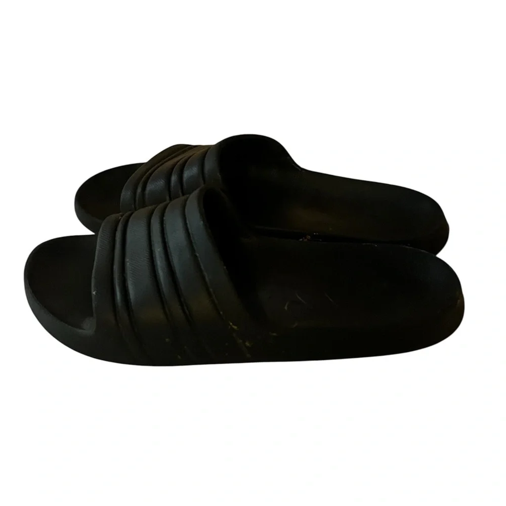 Men’s Imperfection Sandals Sz Large (9-10)